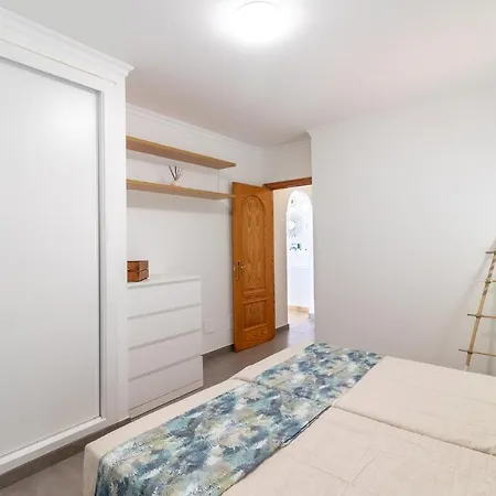 Апартаменты Flatguest + 2 Terraces + 9 Pax + Sea View Пайара