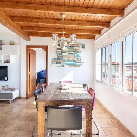 Апартаменты Flatguest + 2 Terraces + 9 Pax + Sea View Пайара
