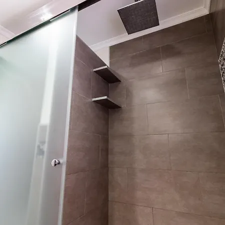 Flatguest + 2 Terraces + 9 Pax + Sea View