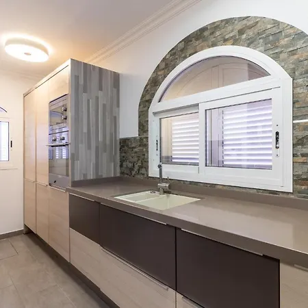 Flatguest + 2 Terraces + 9 Pax + Sea View *